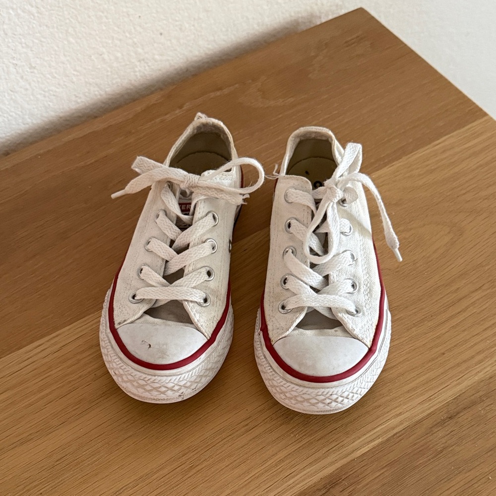 Chuck Taylor All Star low Top Sneaker (Little Kid)
